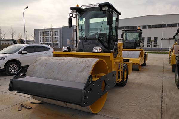 振動<a href='http://m.pcfuke.com' target='_blank'>壓路機</a>
